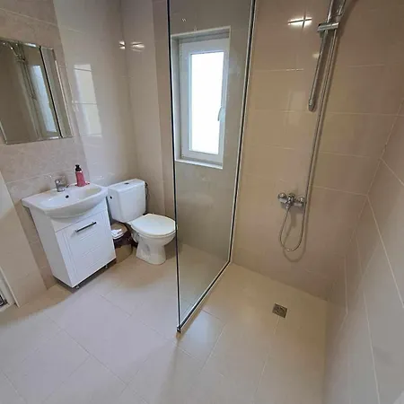 House 1 & 2 Floor Appartamento