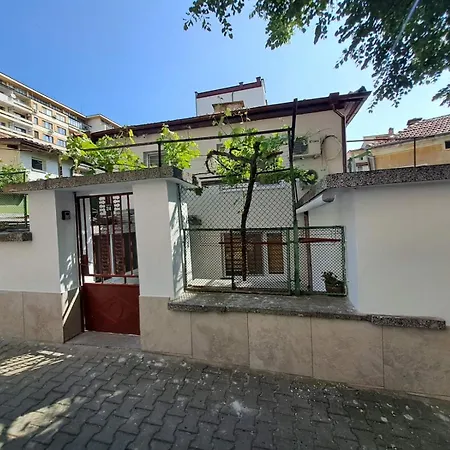 Apartament House Chaya *